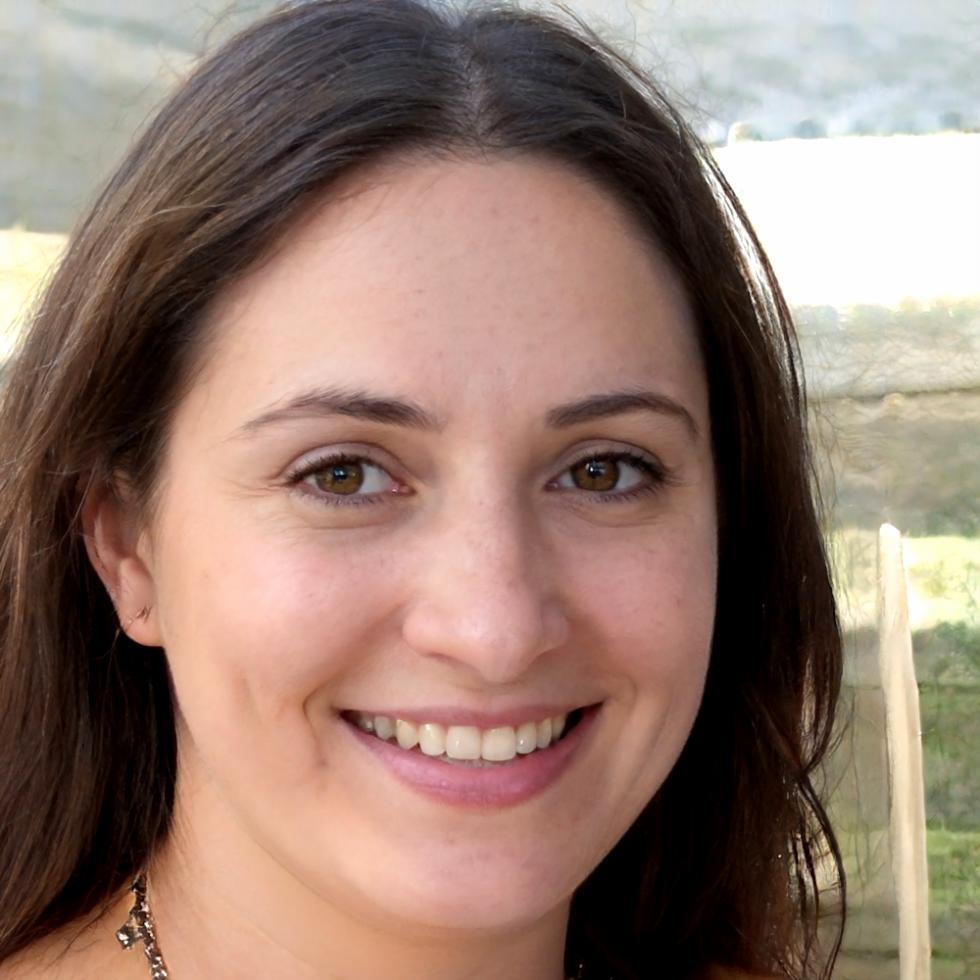 Professional headshot of Petra Vanholt, investment advisor